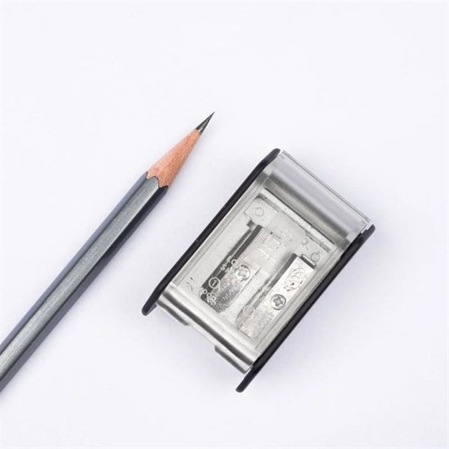 Kum X Blackwing Limited Edition Two-Step Long Point Kalemtraş Oval Siyah