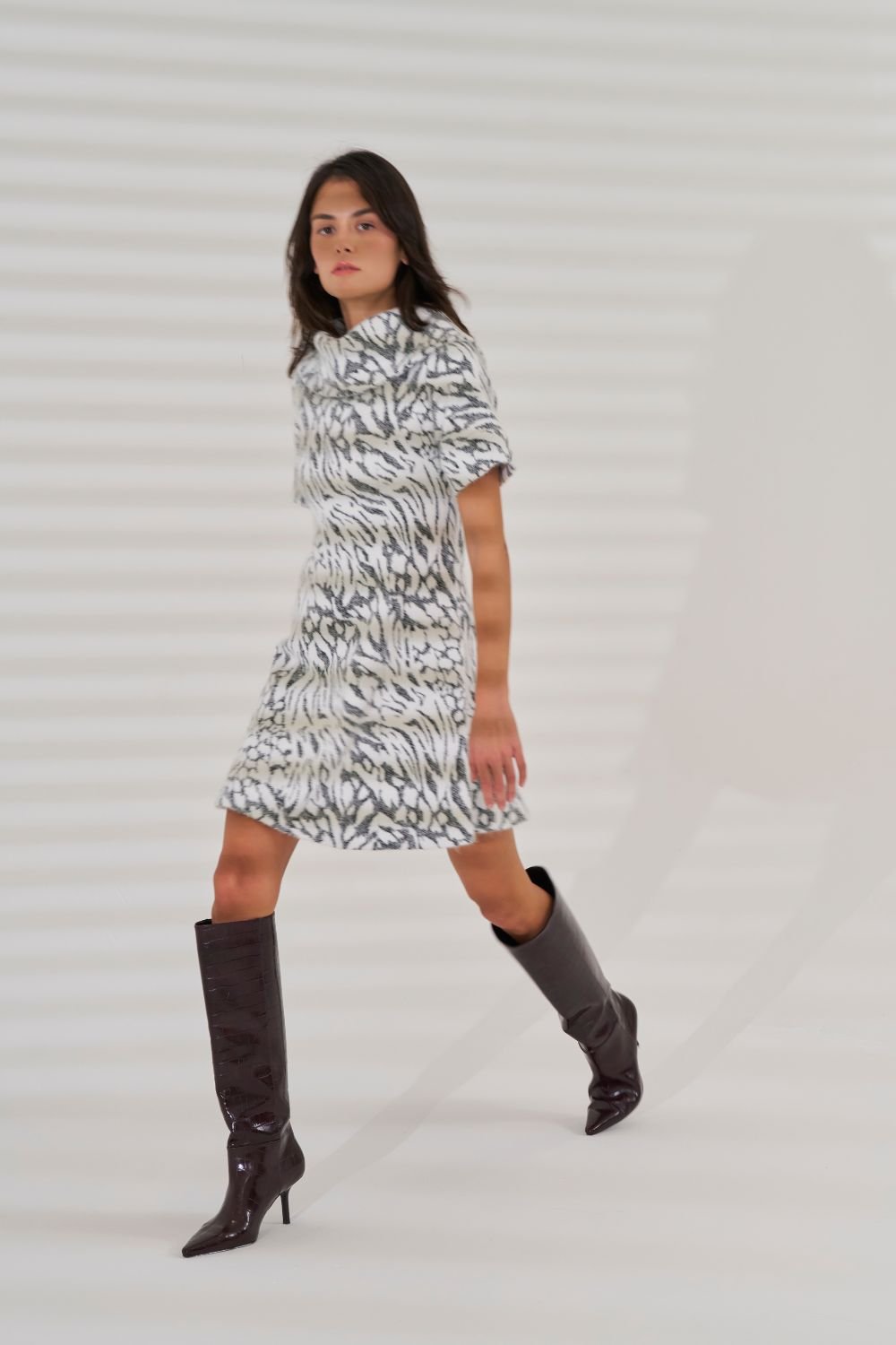 L’eauphant-Zebra Desenli Tüylü Elbise-Elbise-1-Milagron.com