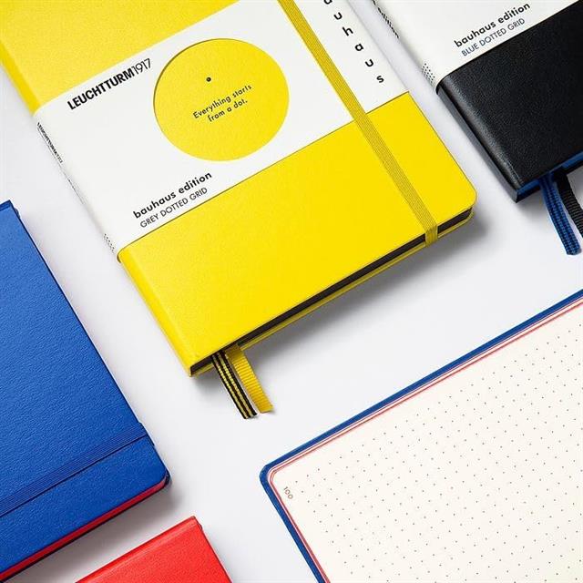 Leuchtturm 1917-Leuchtturm1917 Bauhaus Serisi Not Defteri, Orta Boy (A5), Sert Kapak, 251 Sayfa Mavi Noktalı Defter Black 359617-Noktalı-8-Milagron.com