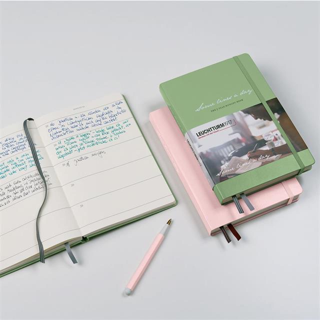 Leuchtturm 1917-Leuchtturm1917 Some Lines A Day 5 Year Diary Defter Lilac-Çizgili-4-Milagron.com