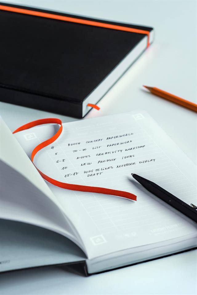 Leuchtturm 1917-Leuchttrum1917 X White Lines Links Limited Edition Dijital Defter 121 Numaralı Sayfa, Noktalı 345621-Noktalı-2-Milagron.com