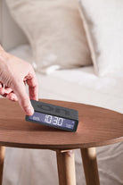 Lexon-Lexon Flip Klasik Şarj Edilebilir Alarm Saat Koyu Gri-Alarm Saatler-7-Milagron.com