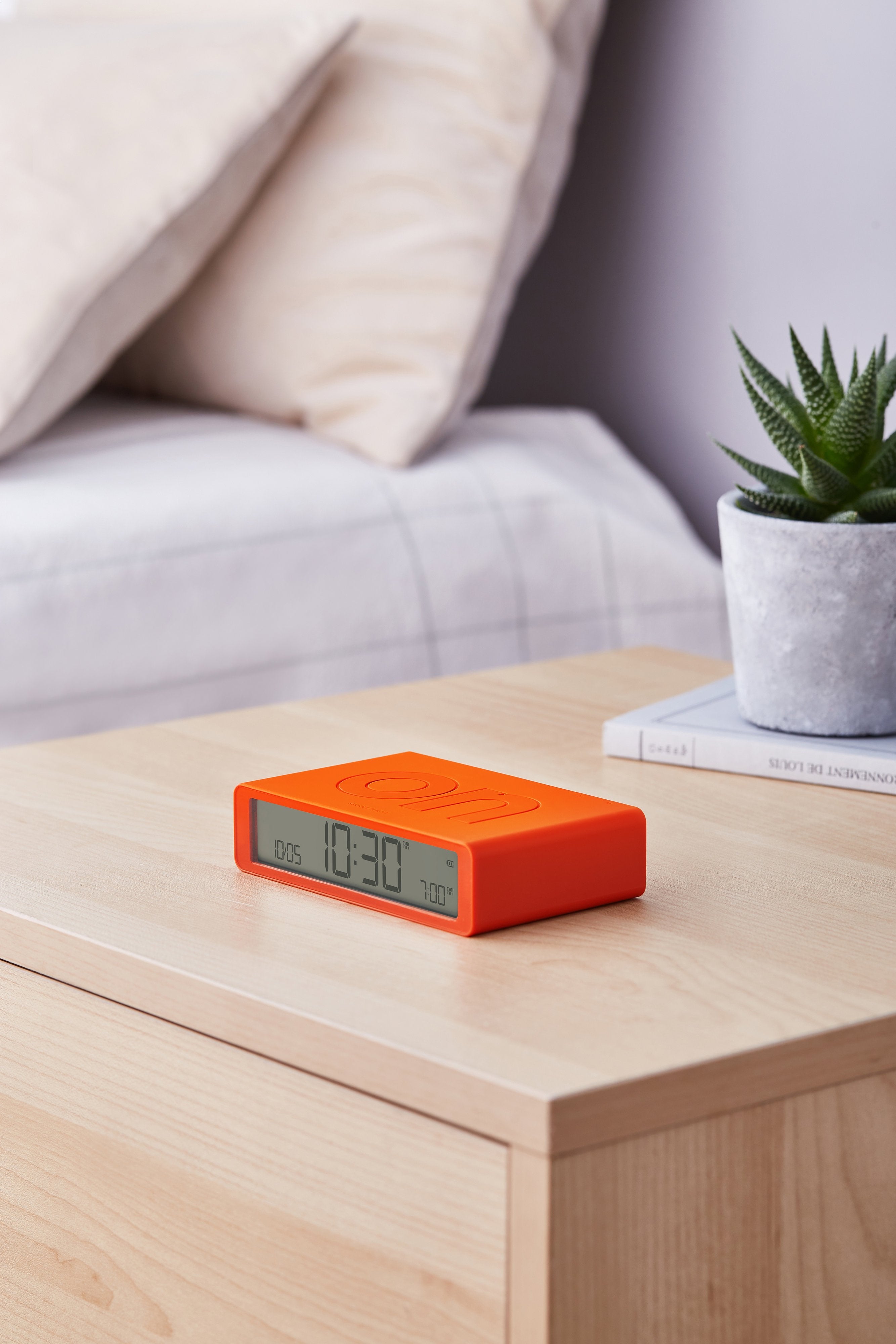 Lexon-Lexon Flip Klasik Şarj Edilebilir Alarm Saat Turuncu-Alarm Saatler-6-Milagron.com