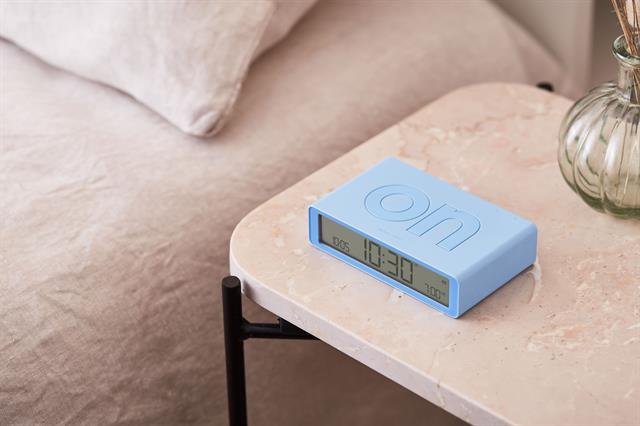 Lexon-Flip Klasik şarj Edilebilir Alarm Saat Açık Mavi-Saat-5-Milagron.com