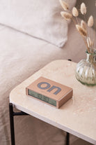 Lexon-Flip Klasik şarj Edilebilir Alarm Saat Dore-Saat-1-Milagron.com