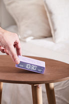 Lexon-Flip Mini şarj Edilebilir Alarm Saat Lila-Saat-3-Milagron.com