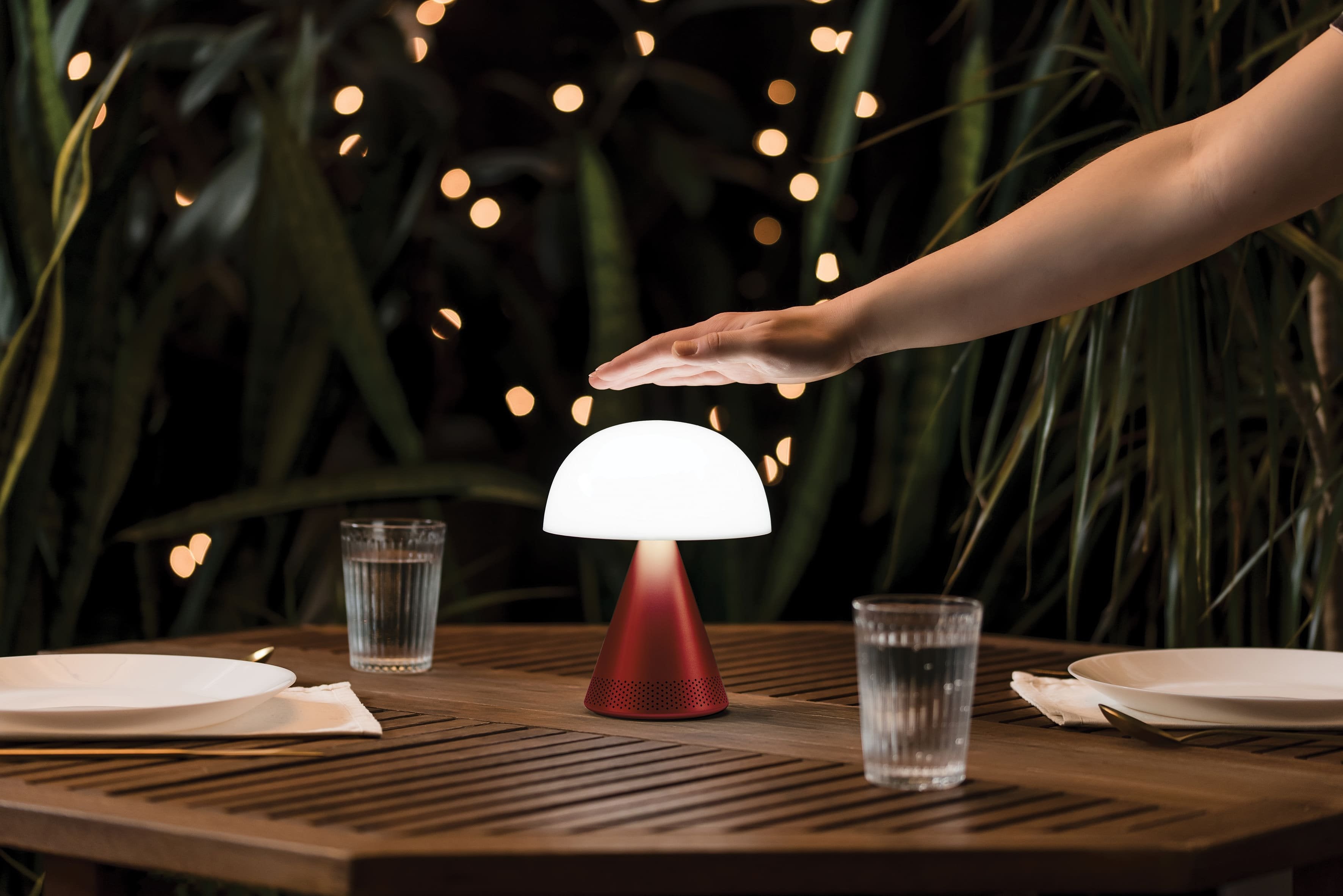 Lexon-Mina L Led Lamba Ve Bluetooth Hoparlör Koyu Kırmızı-Aydınlatmalar-10-Milagron.com