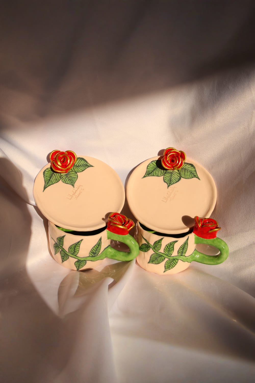 Lily & Loly Ceramics-Altın Detaylı Gül Çiçek Kulplu Yeşil Yaprak Çizimli 2'li Türk Kahvesi Seti- Gül Kulplu El Yapımı Seramik Fincanlar-Bardak-6-Milagron.com