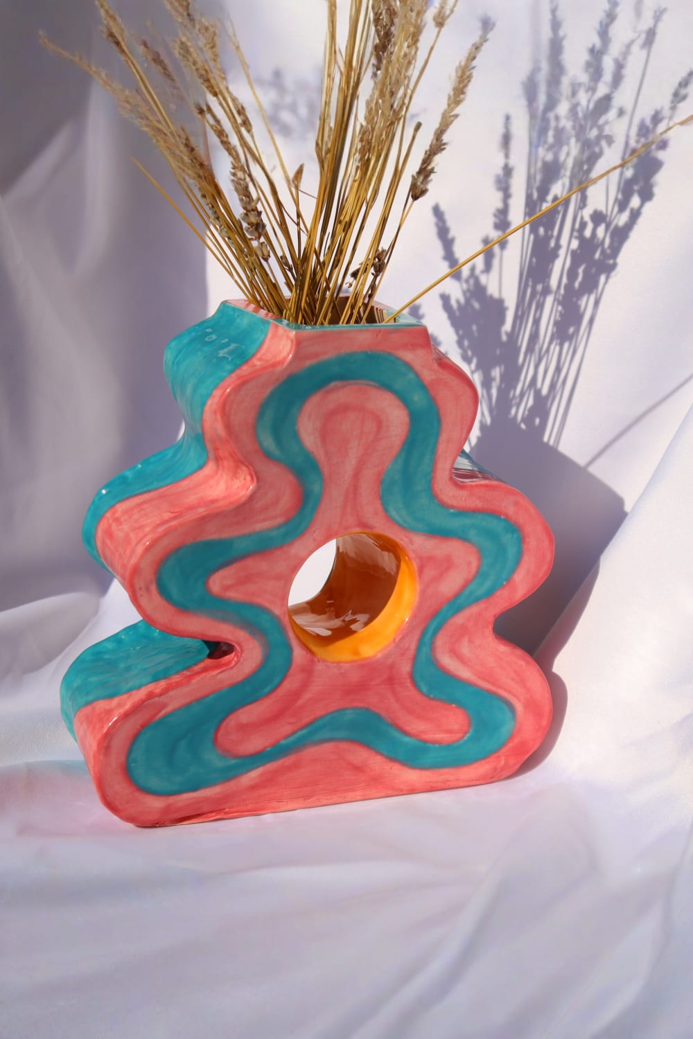 Lily & Loly Ceramics-Dekoratif Modern Pembe Mavi Eğlenceli Hediyelik El Yapımı Seramik Vazo 19cm Yükseklik-Vazo-2-Milagron.com