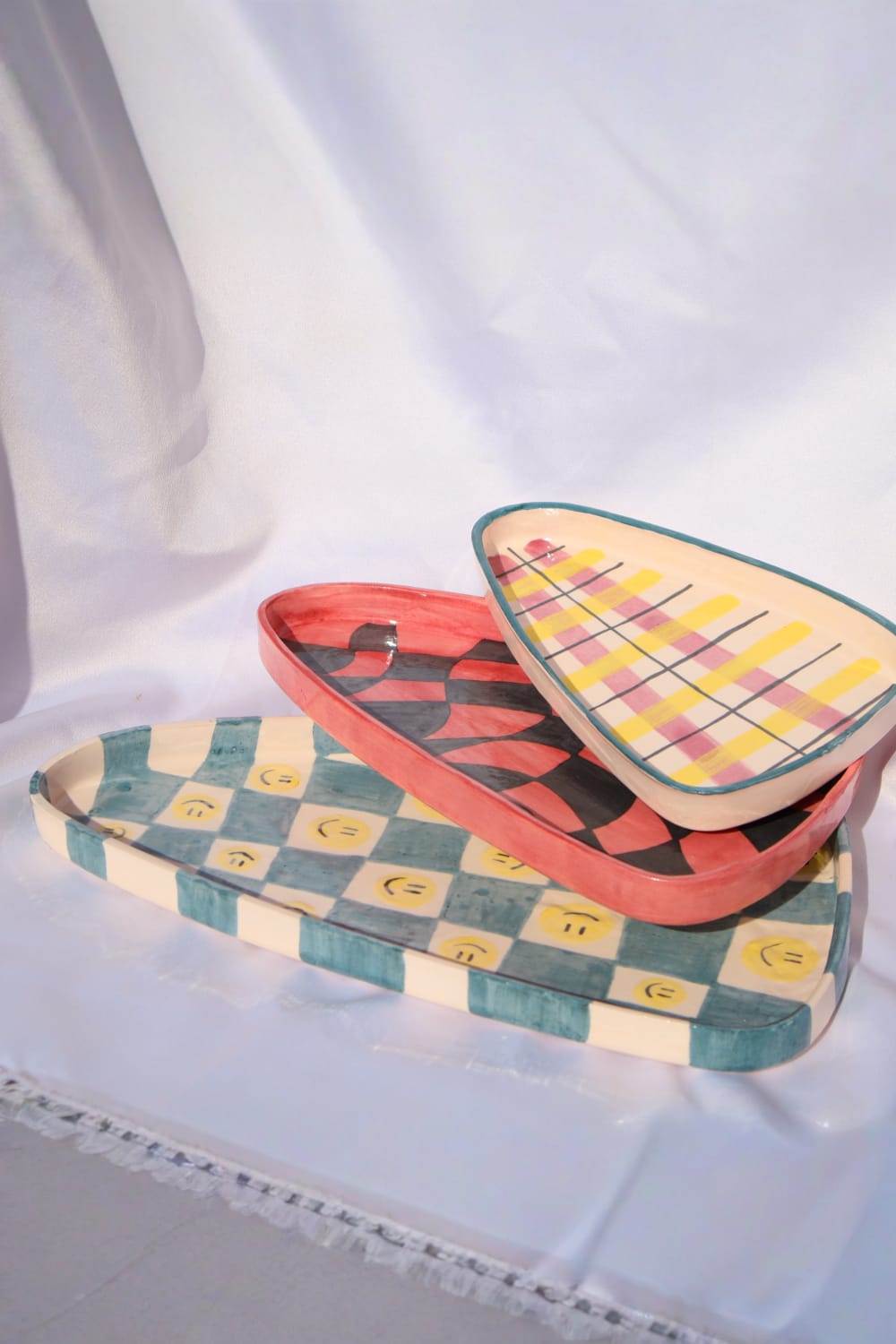 Lily & Loly Ceramics-El Yapımı Seramik Gülen Suratlı, Çizgili, Kareli Modern El Yapımı 3'lü Set Eğlenceli Tabaklar-Tabak & Kase-5-Milagron.com