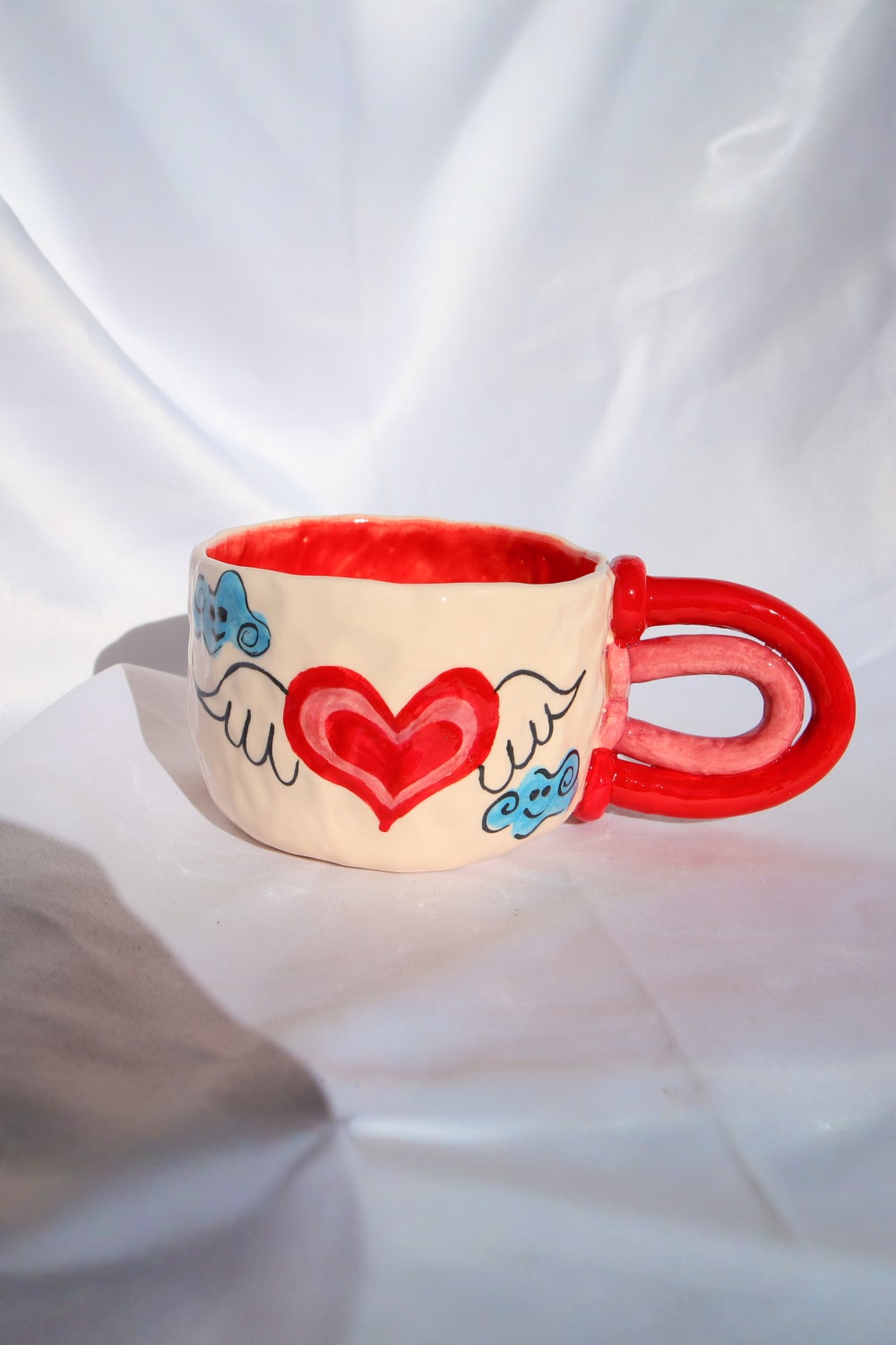 Lily & Loly Ceramics-Sevgililer Günü Serisi Uçan Kalp Çizimli El Yapımı Seramik Tekli Kupa 200 Ml-Bardak-3-Milagron.com