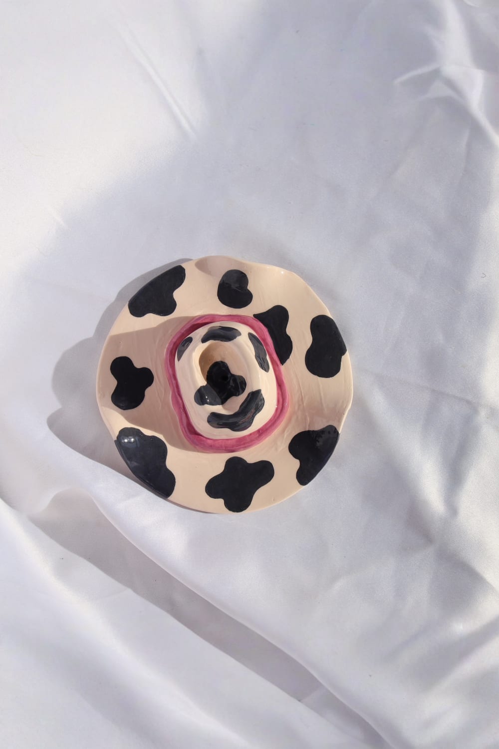 Lily & Loly Ceramics-Siyah Beyaz Kovboy Şapkası Tasarımlı El Yapımı Seramik Tütsülük - Kovboy Şapkası Seramik Tütsülük-Tütsülük-3-Milagron.com