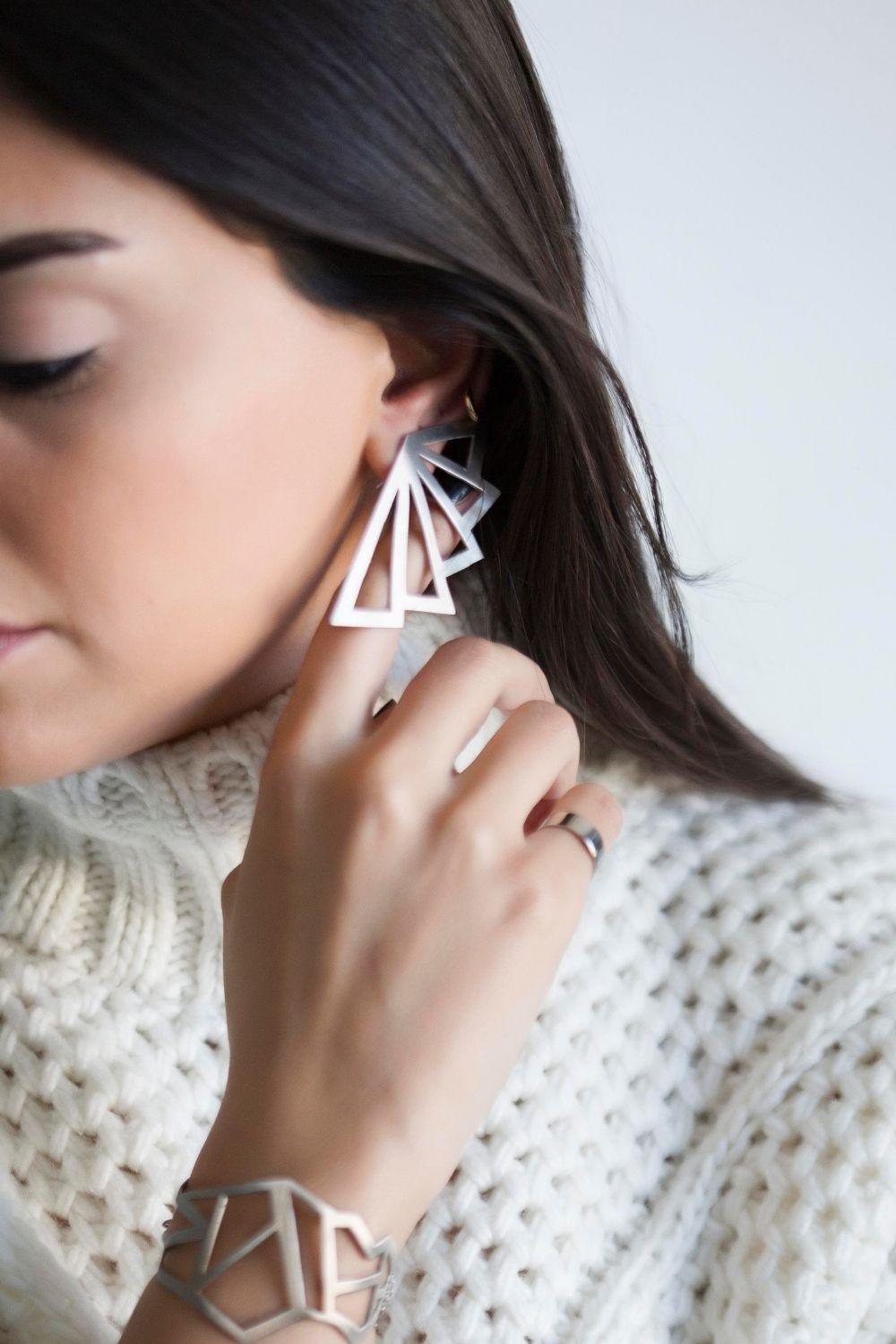 Linya Jewellery-Asimetrik Üçgen Küpe Gümüş-Küpe-2-Milagron.com