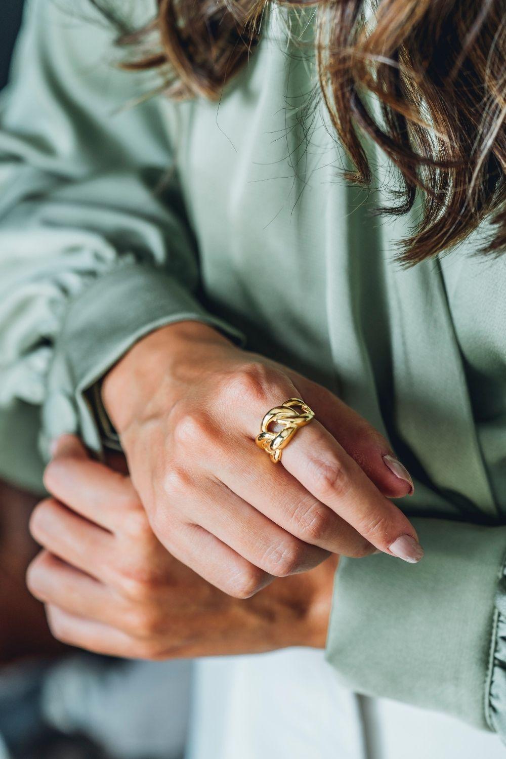 Linya Jewellery-Bella Zincir Yüzük Gold-Yüzük-3-Milagron.com