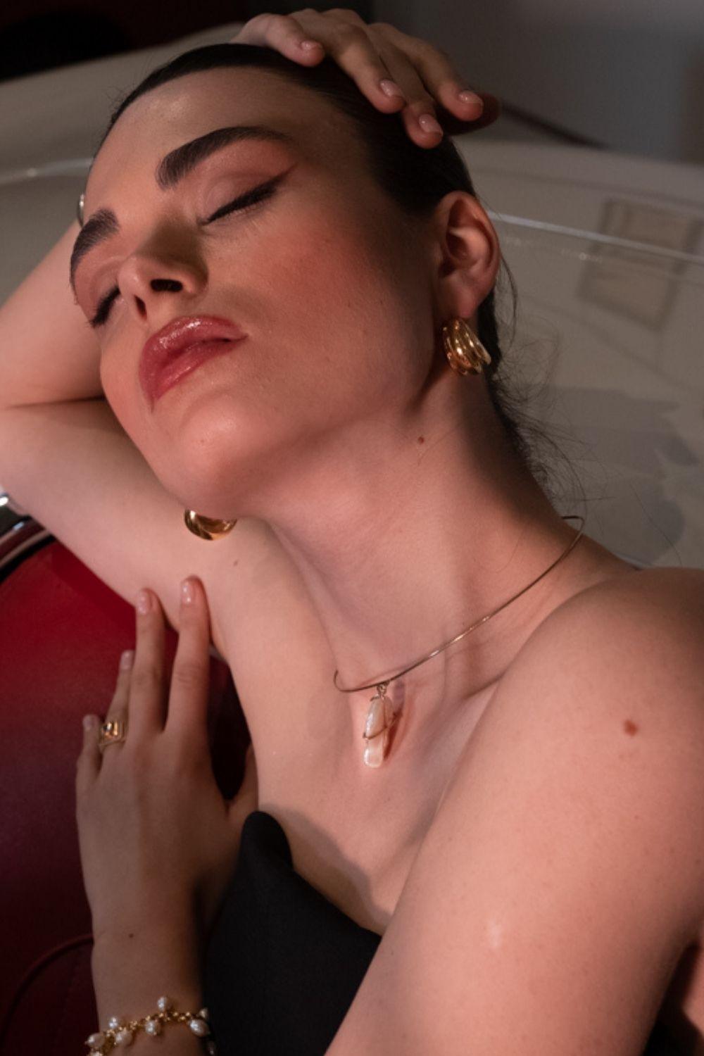 Linya Jewellery-Bery Vintage Büyük Gold Halka Küpe-Küpe-3-Milagron.com