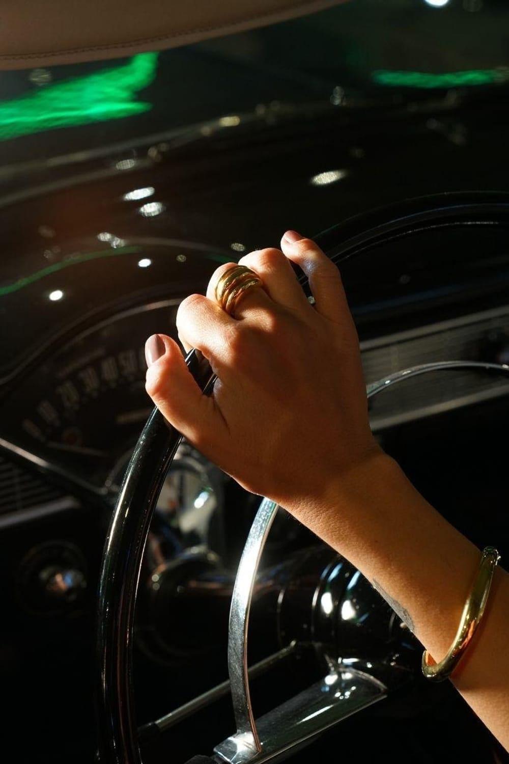 Linya Jewellery-Bery Vintage Büyük Gold Yüzük-Yüzük-4-Milagron.com