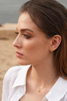 Linya Jewellery-Ella Beyaz Taşlı Pinli Küpe-Küpe-2-Milagron.com