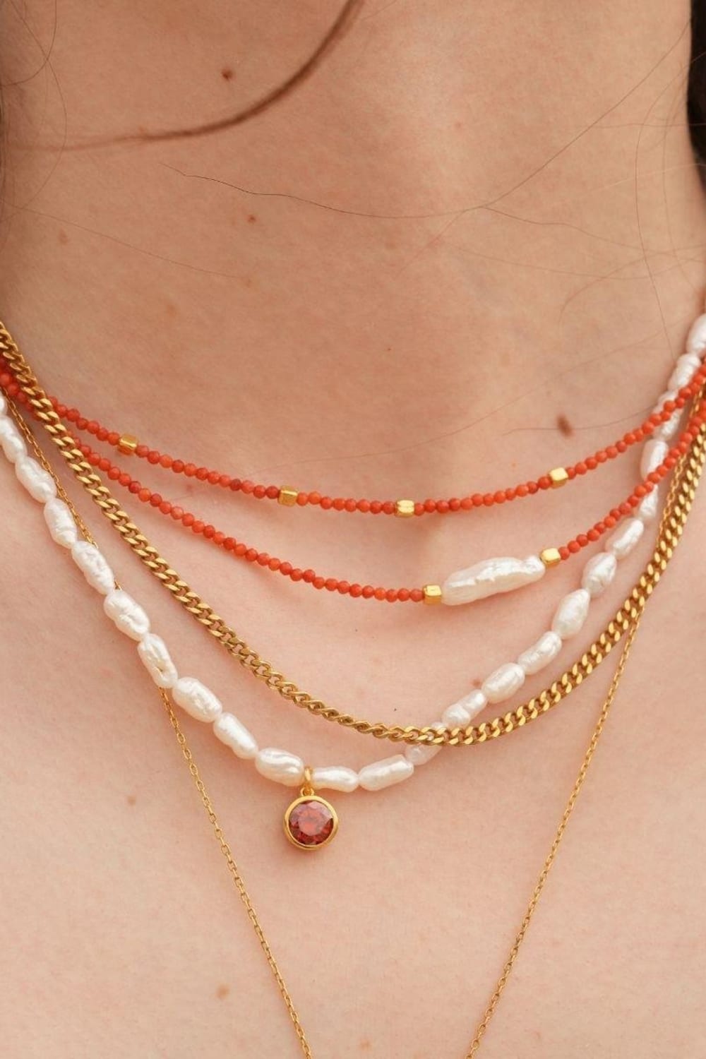 Linya Jewellery-Mira Kırmızı Mercanlı Küçük Toplu Kolye-Kolye-2-Milagron.com