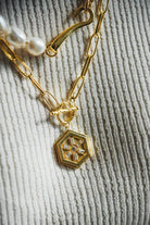 Linya Jewellery-Miyness Baget Madalyon Kolye Gold-Kolye-3-Milagron.com