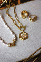 Linya Jewellery-Miyness Baget Madalyon Kolye Rose Gold-Kolye-5-Milagron.com