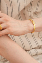 Linya Jewellery-Olivia Sarı Taşlı Kelepçe-Bileklik-2-Milagron.com