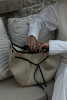 Loventa-Large Tote Bag Bej & Siyah Niesha Allure-Omuz Çantası-6-Milagron.com