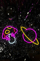 Lujolab.-Doğanın Ve Evrenin Buluşması: Mantar Ve Gezegen Neon Duvar Süsü-Duvar Süsü-1-Milagron.com