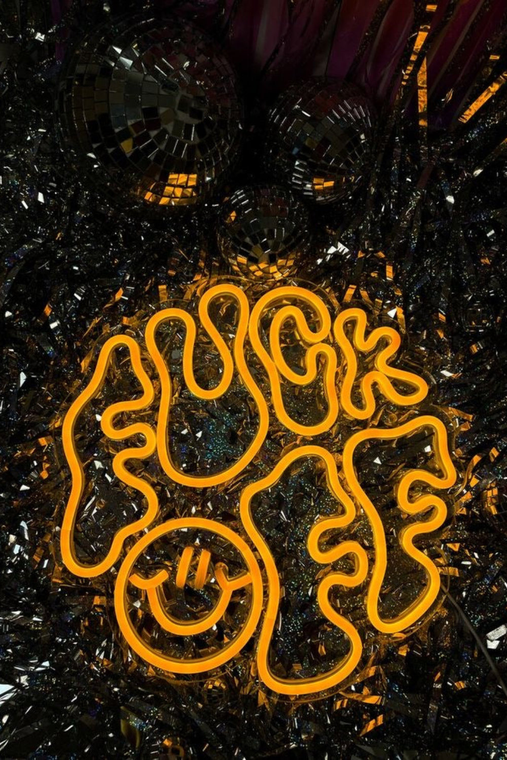 Lujolab.-Fuck Off Neon Duvar Süsü-Duvar Süsü-1-Milagron.com