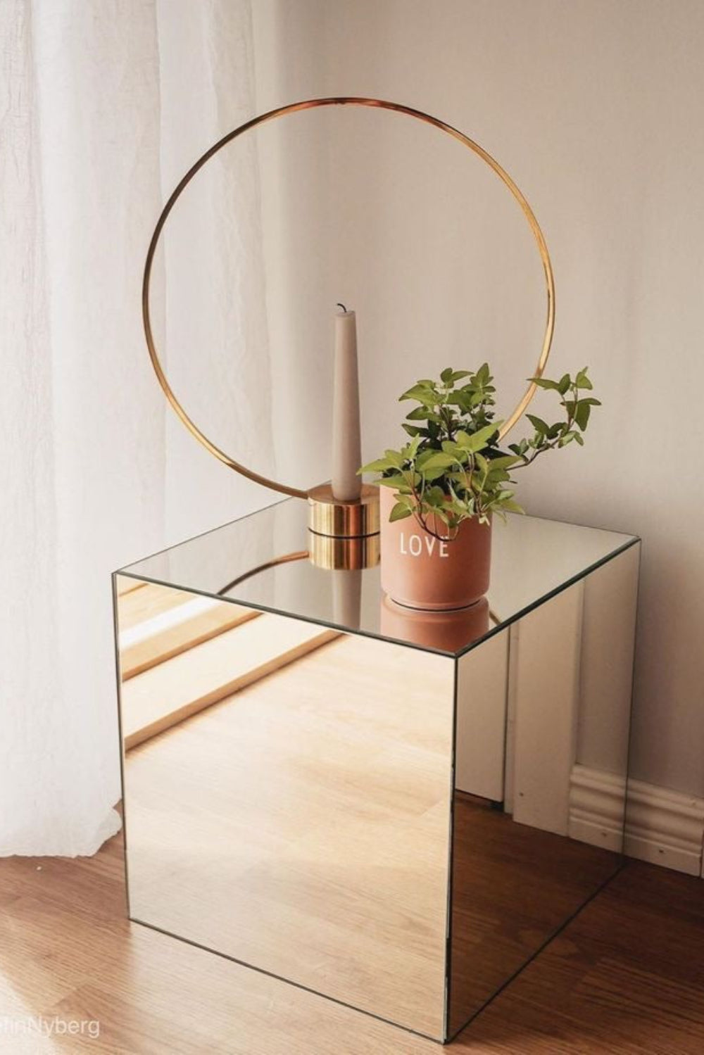 Lujolab.-Modern Tasarım Aynalı Pleksi Küp Sehpa-Sehpa-1-Milagron.com