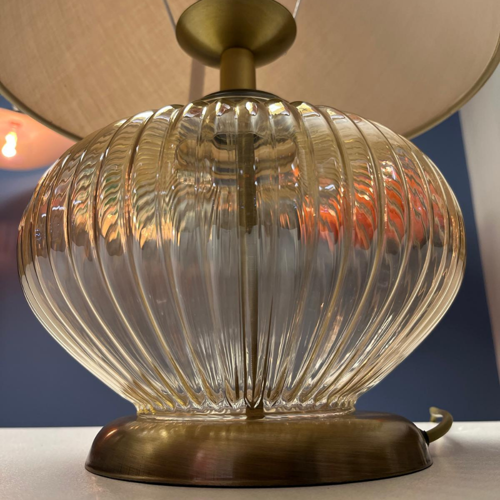 Amber Üfleme Cam Gövdeli Şık Abajur