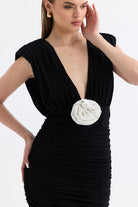 Manshet-The Velvet / Dekolteli Midi Elbise-Elbise-3-Milagron.com