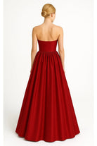 Büzgülü & Tam Daire Açılımlı Maxi Kırmızı Tafta Straplez Elbise - 3