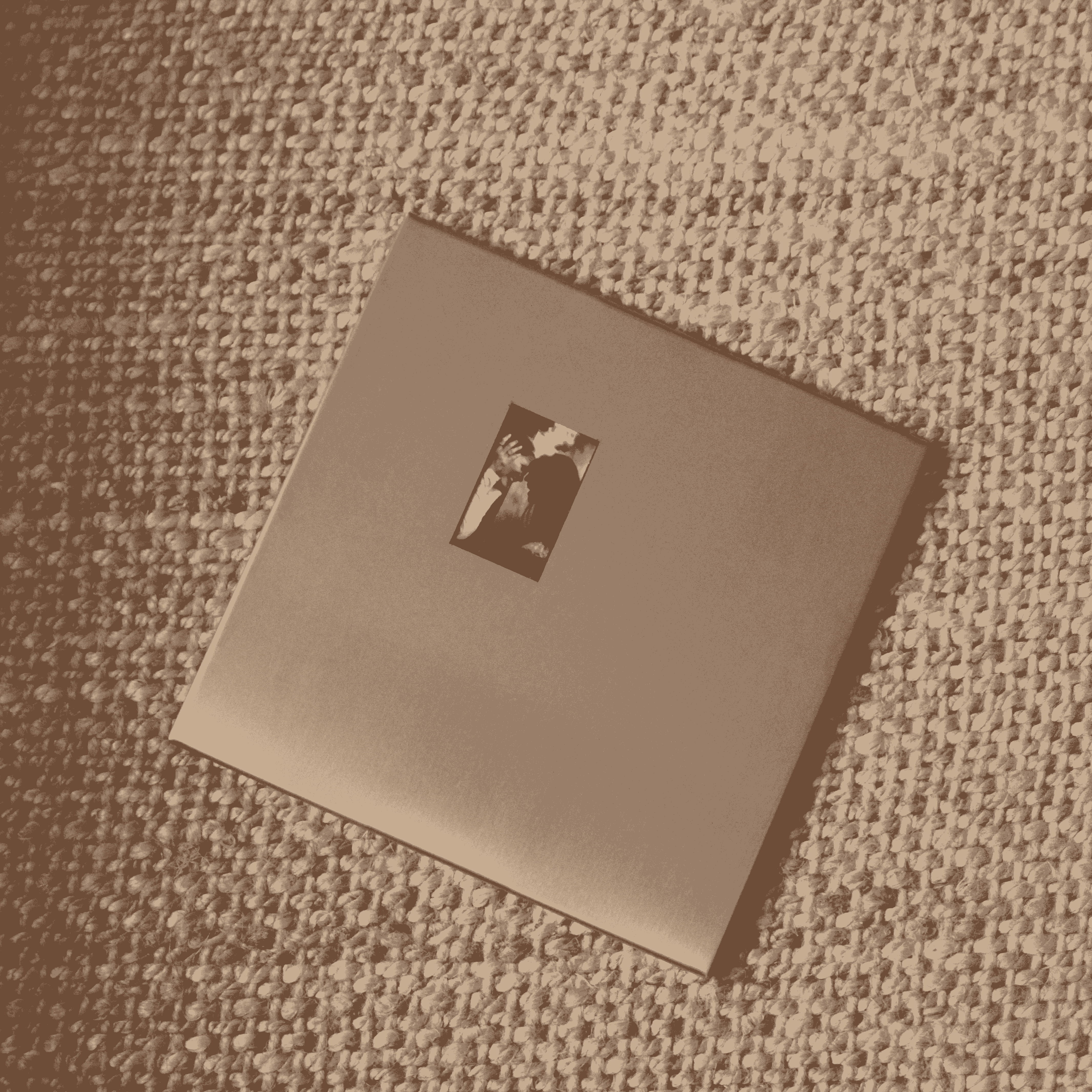 Milnoi-Metal Çerçeve – Modern Ve Zamansız Tasarım-Çerçeve-3-Milagron.com