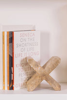 Pyra Ember - Kitap Tutucu