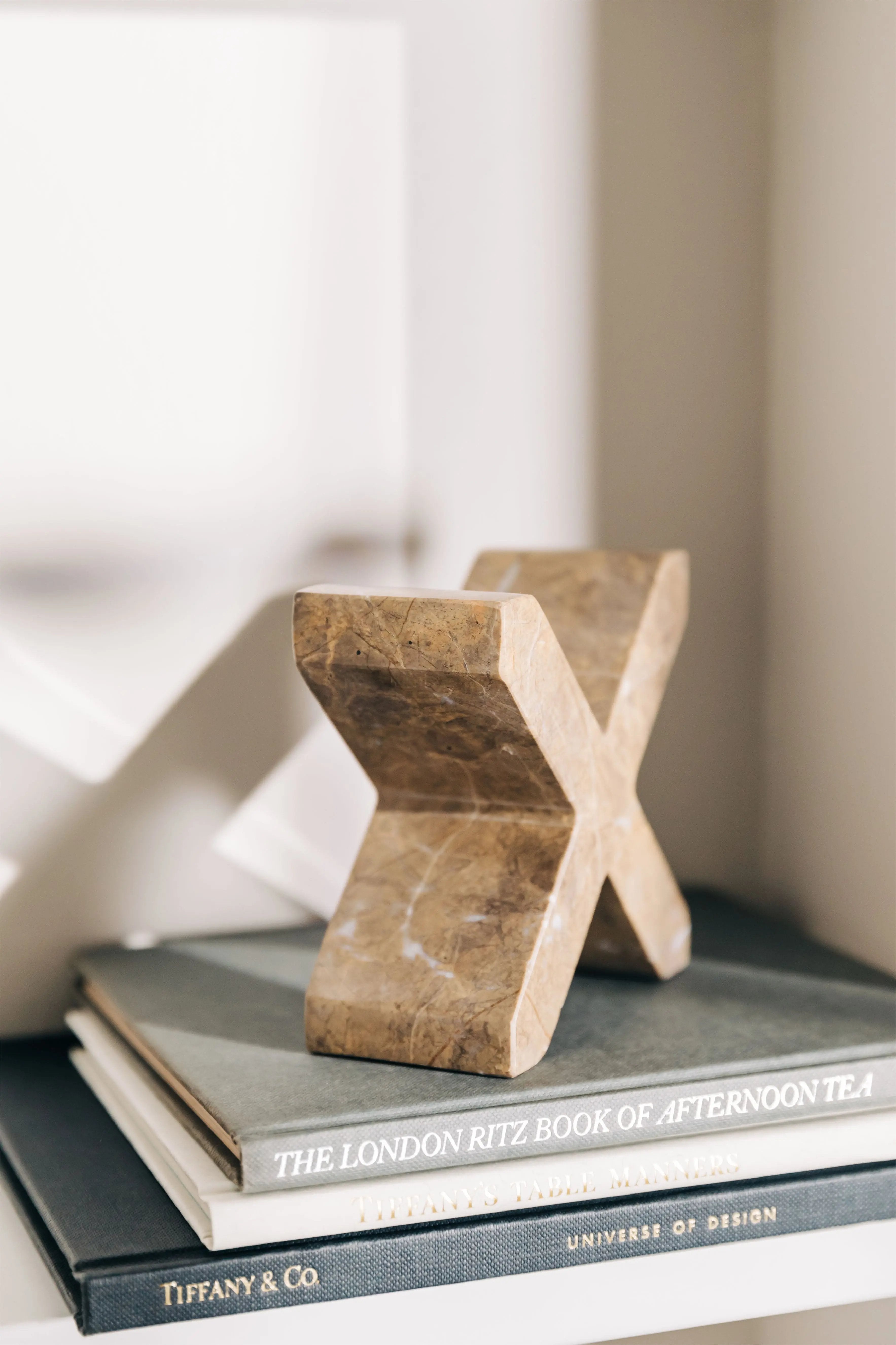 Pyra Ember - Kitap Tutucu