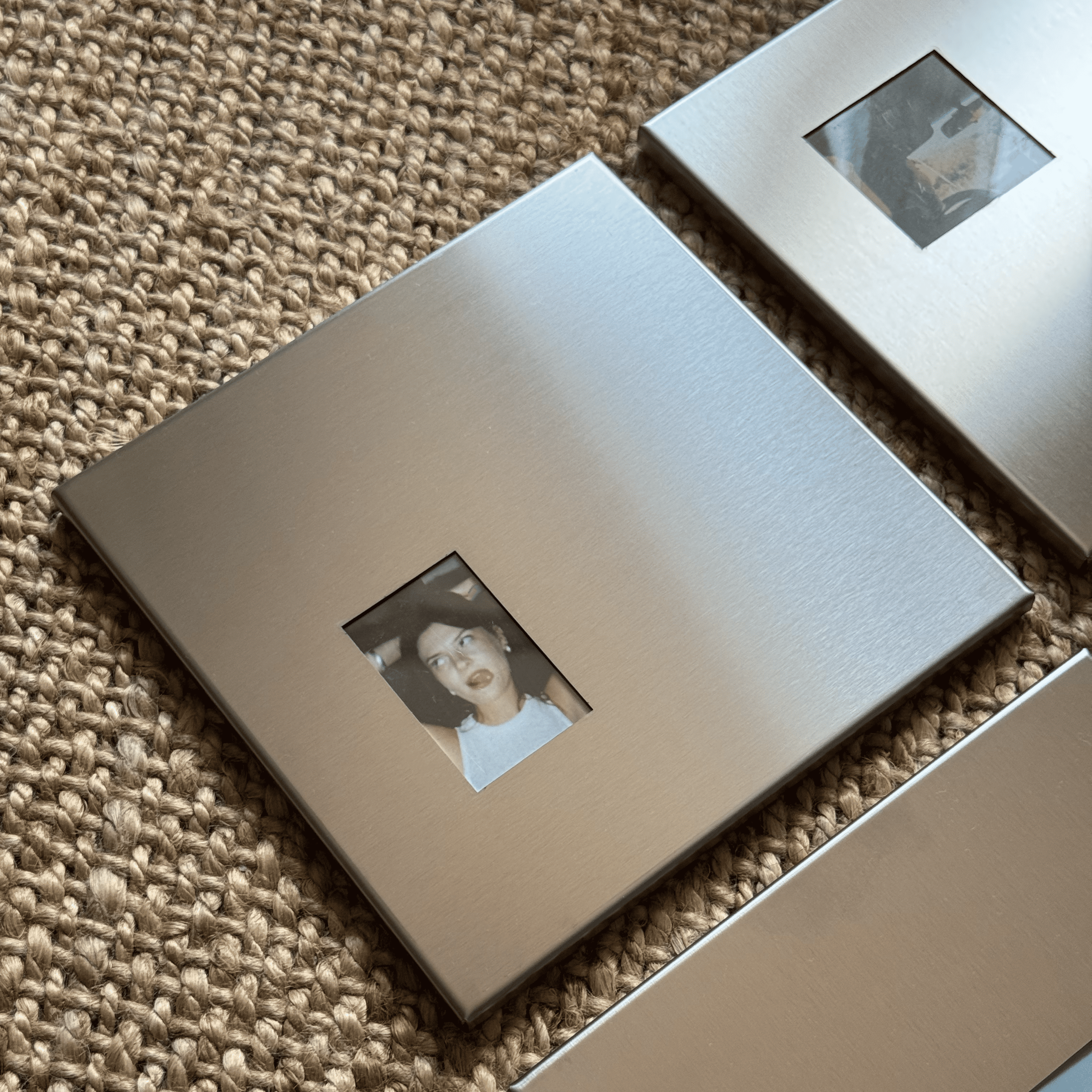 Squ Frames 01