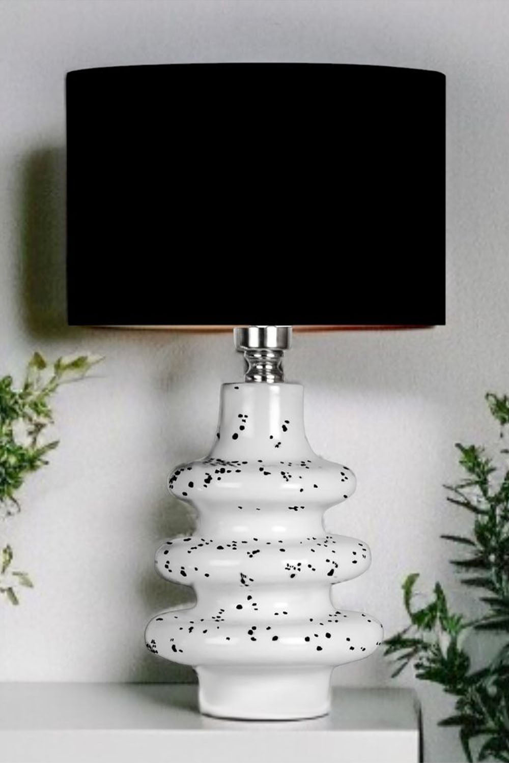 Moena Studio-Atlanta Beyaz Üzeri Siyah Benekli Seramik Abajur – Siyah Başlık-Abajur-4-Milagron.com