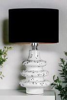 Moena Studio-Atlanta Beyaz Üzeri Siyah Benekli Seramik Abajur – Siyah Başlık-Abajur-4-Milagron.com