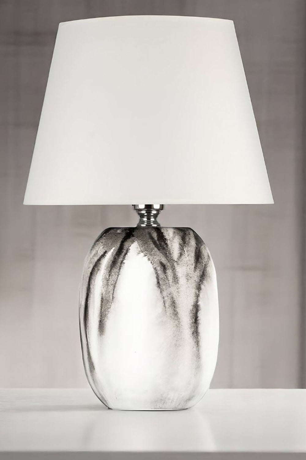 Moena Studio-Beyaz/Siyah Batik Desen Adrien Seramik Abajur - Krem Başlık-Abajur-2-Milagron.com