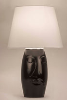 Moena Studio-El Yapımı Modern Barcelona Abajur – Siyah Seramik Yüz Formlu, Krem Başlıklı Tasarım-Abajur-3-Milagron.com