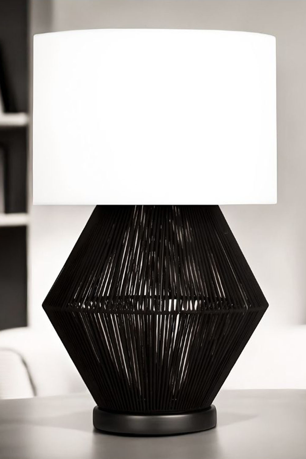 Moena Studio-Luna Noir Abajur – Siyah Modern Tel Gövdeli, Krem Kumaş Şapkalı Abajur-Abajur-3-Milagron.com