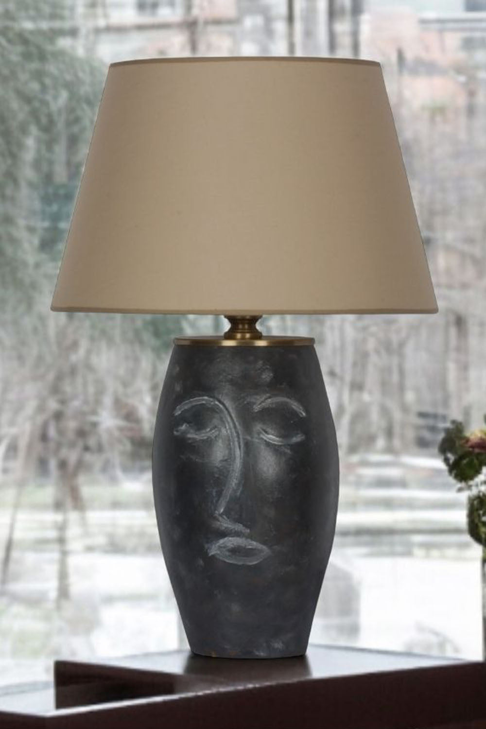 Moena Studio-Siyah Abajurlu Yüz Figürlü Seramik Masa Lambası - Bej Başlık-Abajur-5-Milagron.com