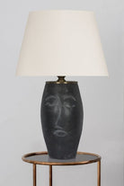 Moena Studio-Siyah Abajurlu Yüz Figürlü Seramik Masa Lambası - Krem Başlık-Abajur-3-Milagron.com