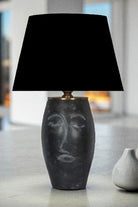 Moena Studio-Siyah Abajurlu Yüz Figürlü Seramik Masa Lambası - Siyah Başlık-Abajur-2-Milagron.com