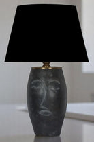 Moena Studio-Siyah Abajurlu Yüz Figürlü Seramik Masa Lambası - Siyah Başlık-Abajur-6-Milagron.com