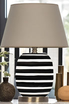 Moena Studio-Siyah Beyaz Çizgili Madrıd Seramik Masa Lambası – Bej Başlık-Abajur-4-Milagron.com