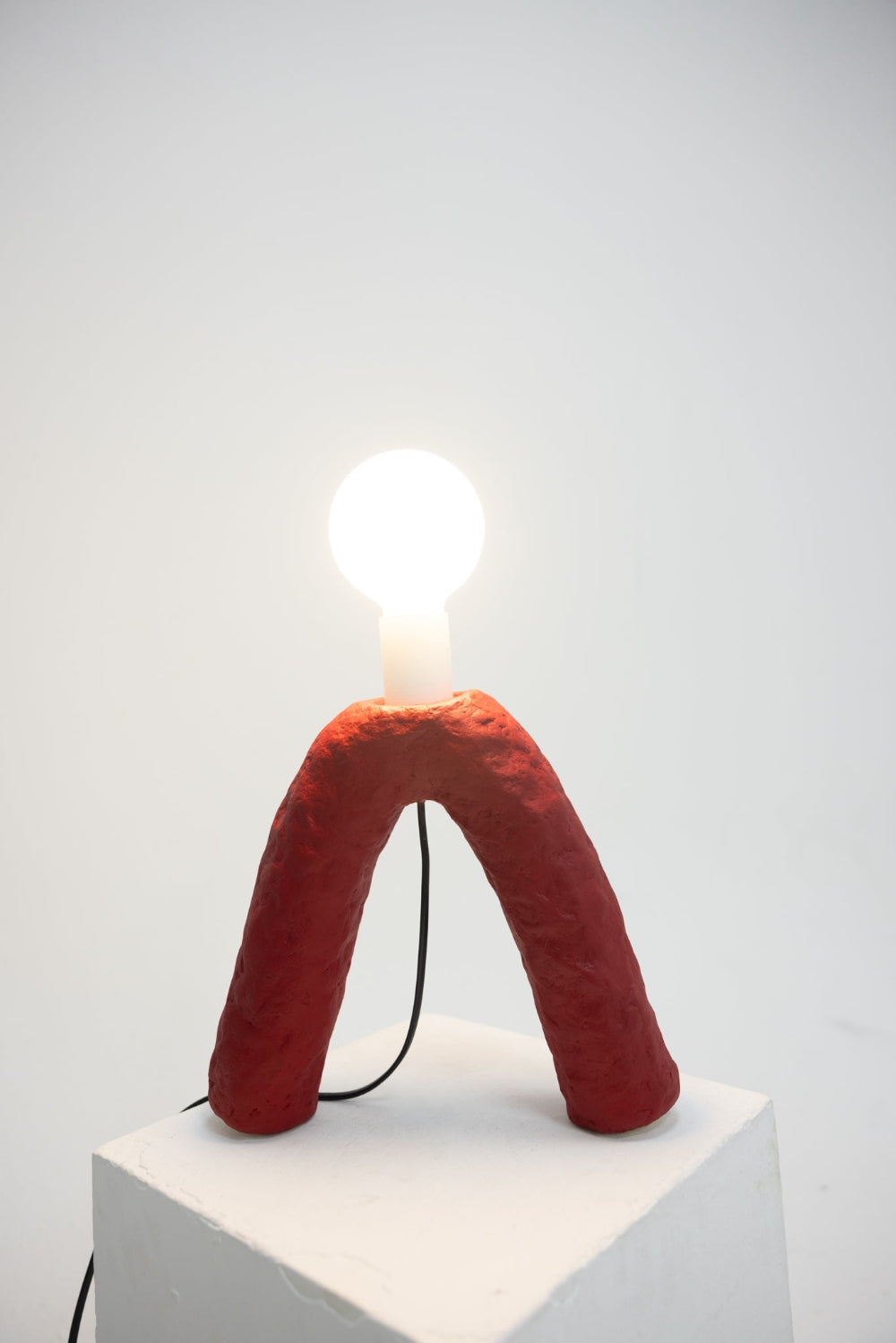 Mujj Objects-Table Lamp V-Masa Lambası-1-Milagron.com