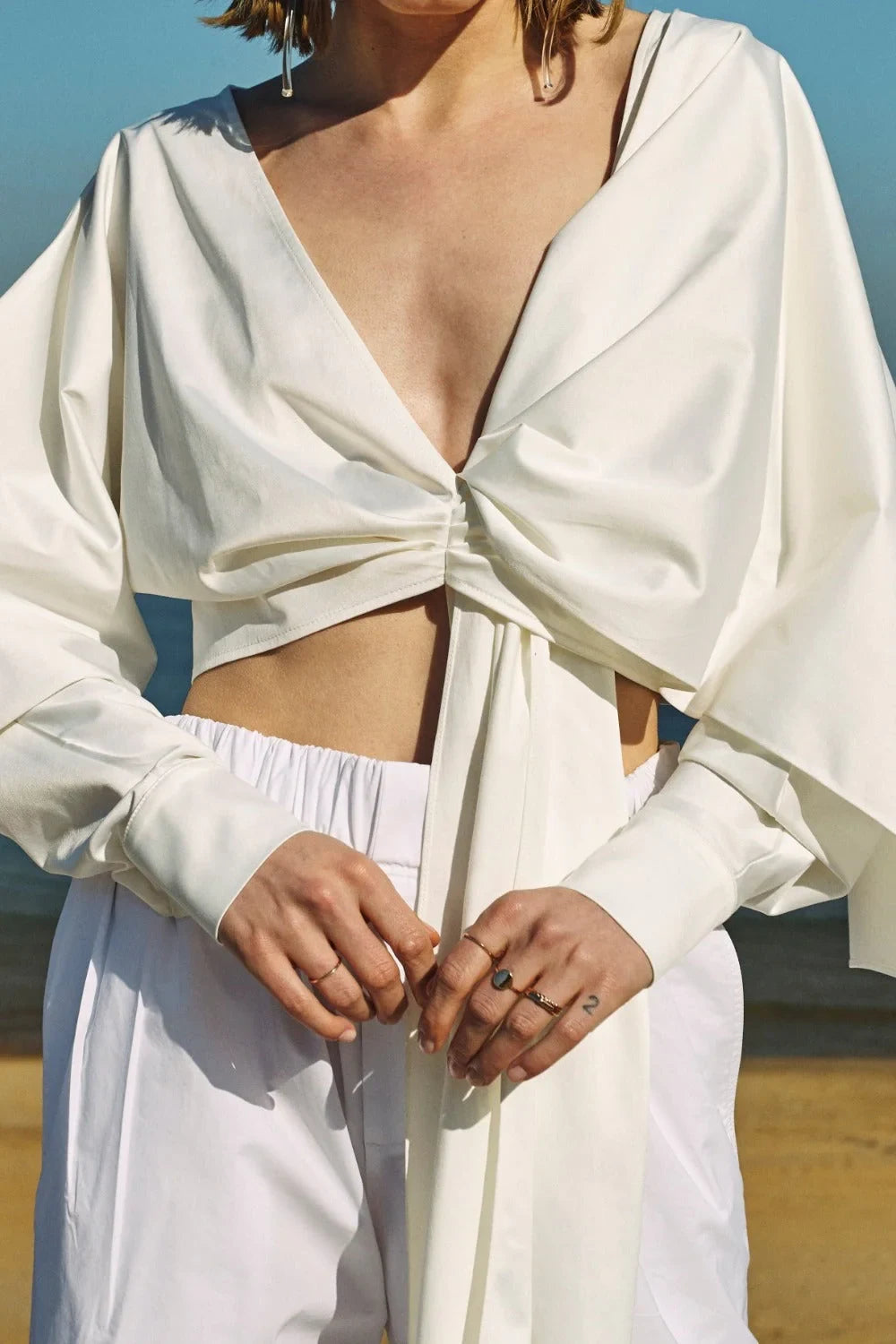 Nazlı Ceren-Angy Asimetrik Bluz Beyaz-Bluz-2-Milagron.com