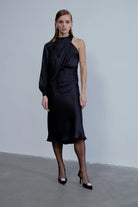 Nazlı Ceren-Emillien Asimetrik Saten Elbise Noire-Elbise-1-Milagron.com