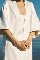 Nazlı Ceren-Gena V Yaka Oversized Koton Elbise-Elbise-3-Milagron.com